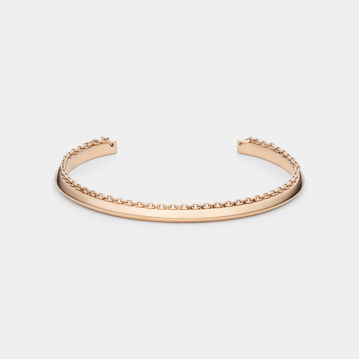 Gesamtansicht eines zierlichen Armreifs mit feinem Kettchen in der Farbe Roségold von MONOMANIA.