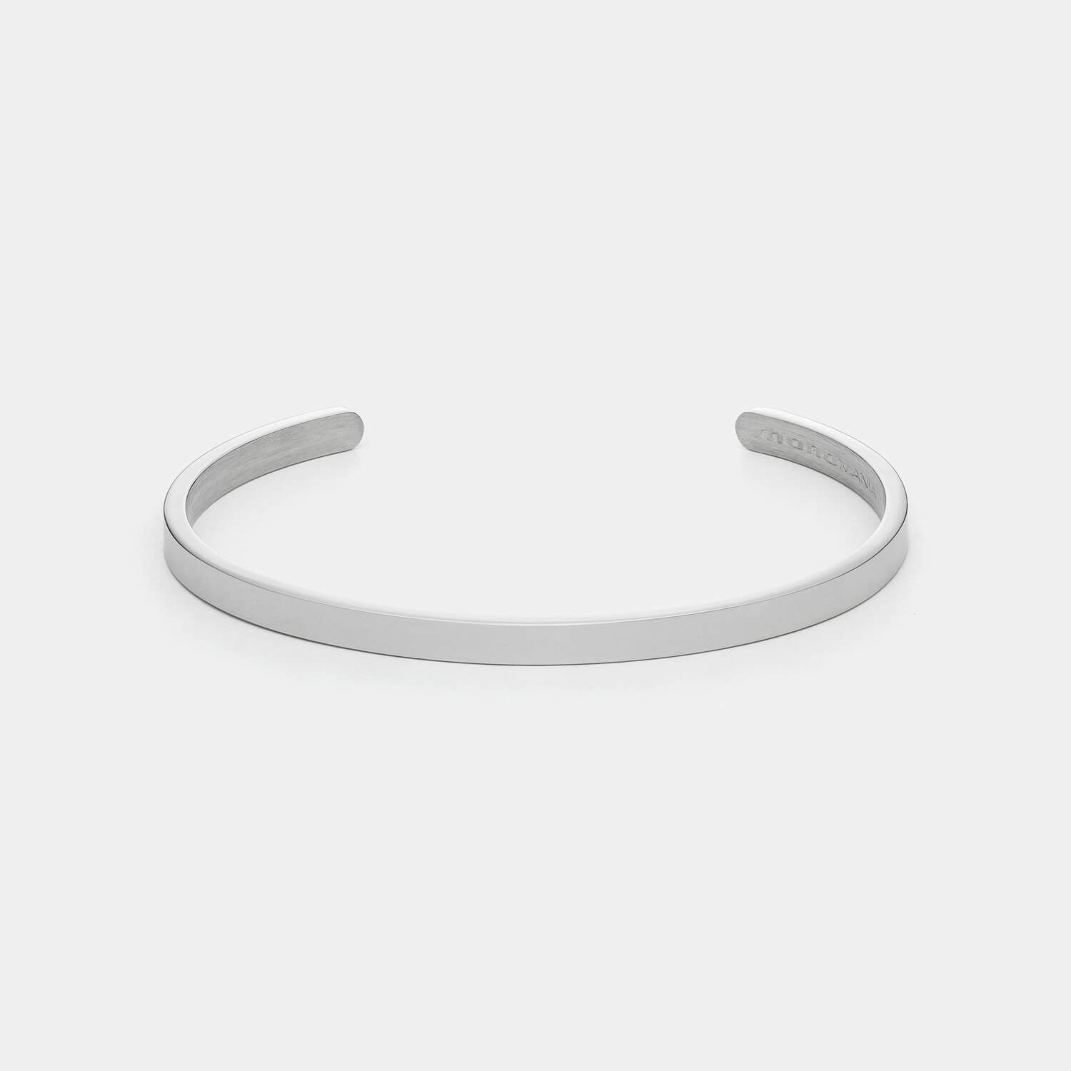 Gesamtansicht eines edlen, sehr schmalen Armreifs aus antiallergenem Edelstahl von MONOMANIA. Das Finish ist gebürstet.