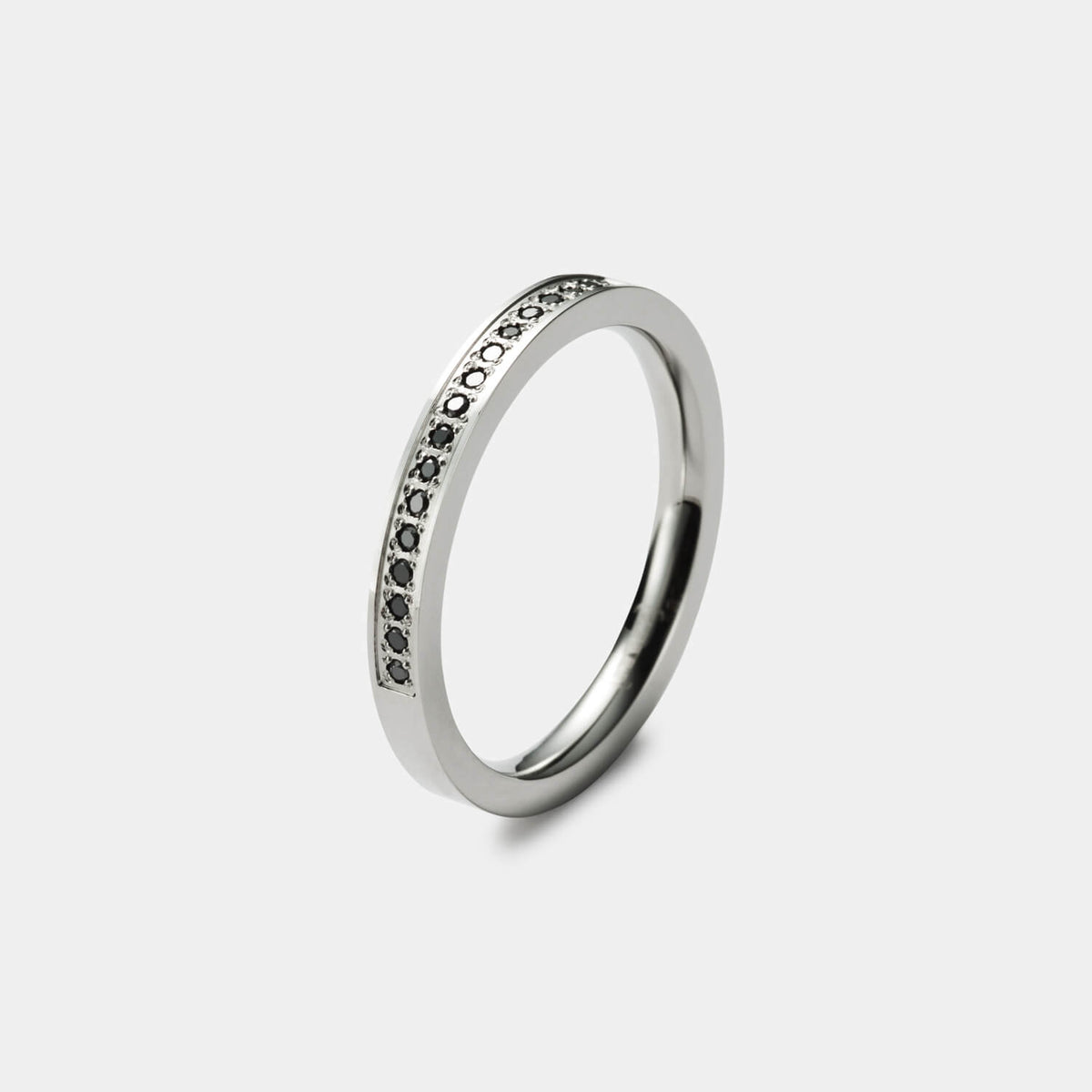 Infinity Ring, Diamanten