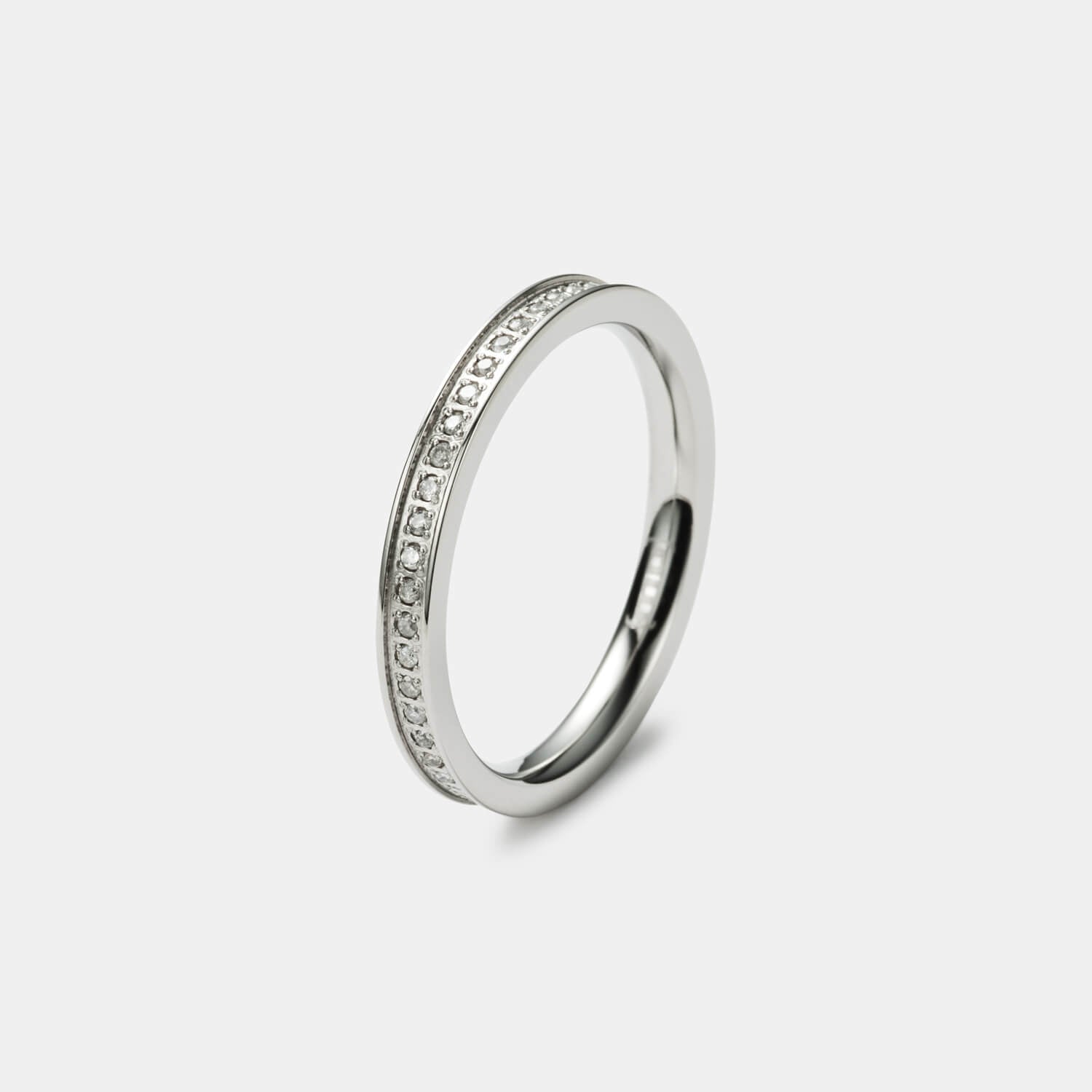 Infinity Ring, Diamanten