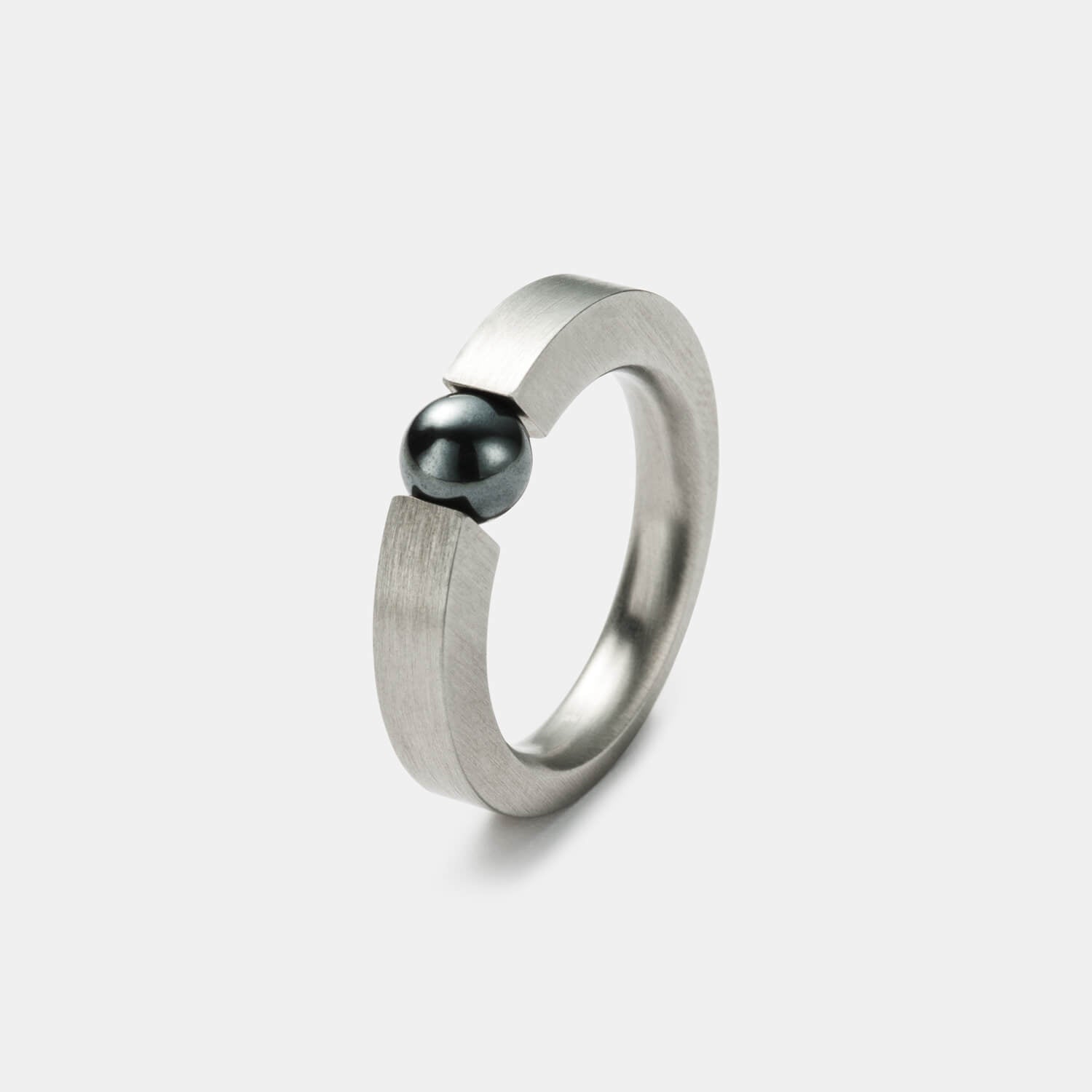 Sphere Spannring, Hämatit