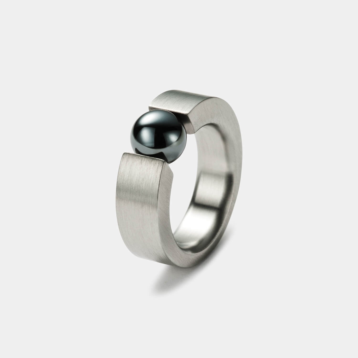 Sphere Spannring, Hämatit