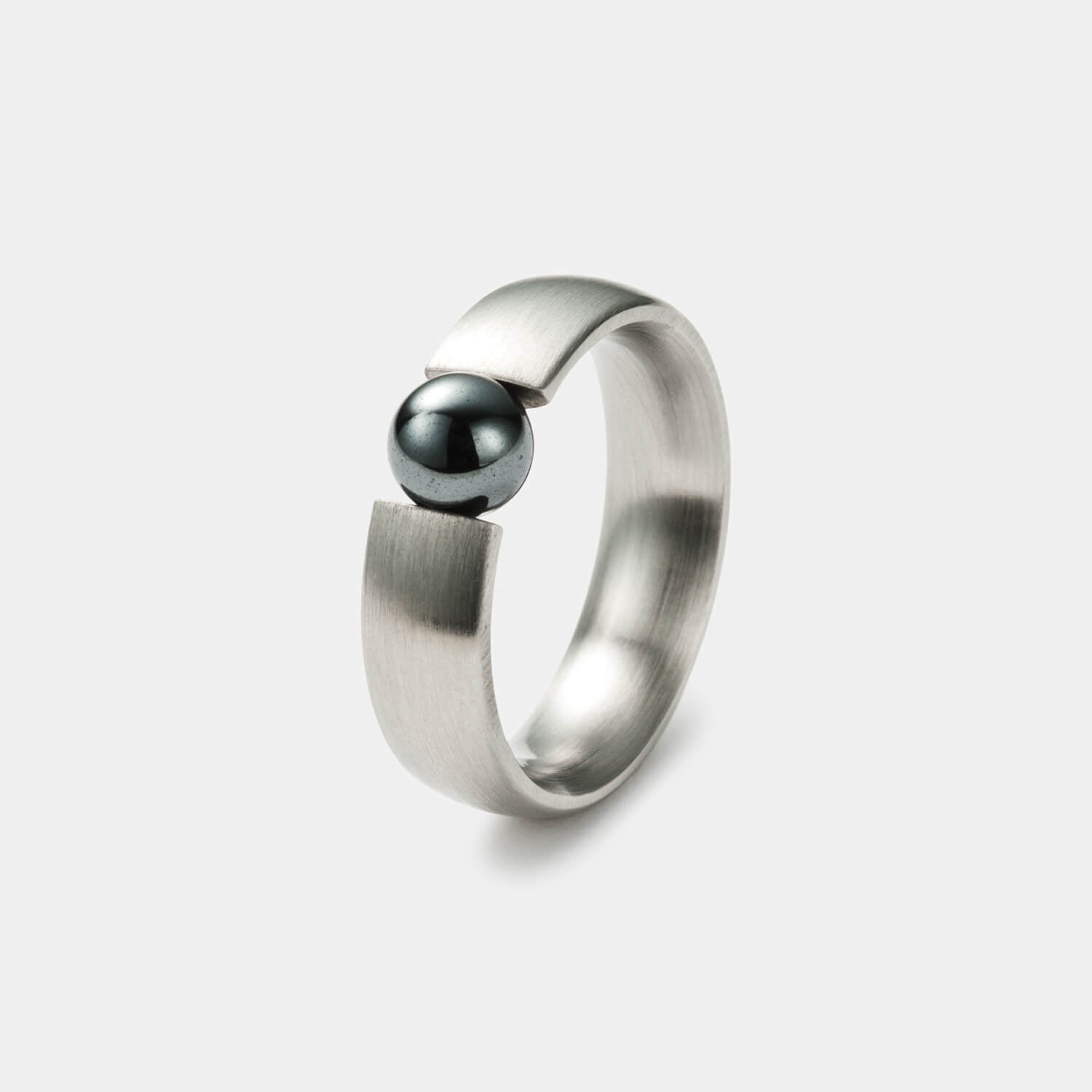 Sphere Spannring, Hämatit