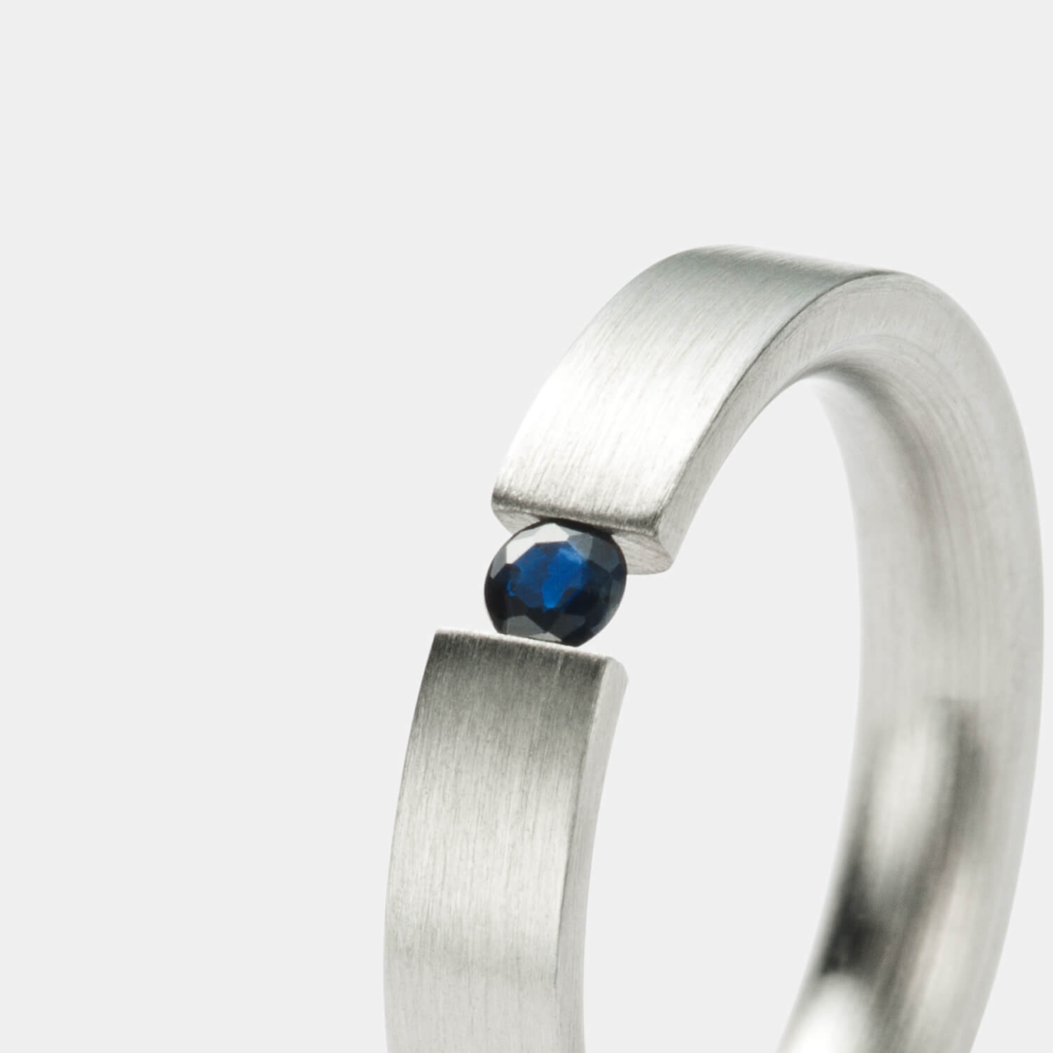 Symphony Spannring, Blausaphir