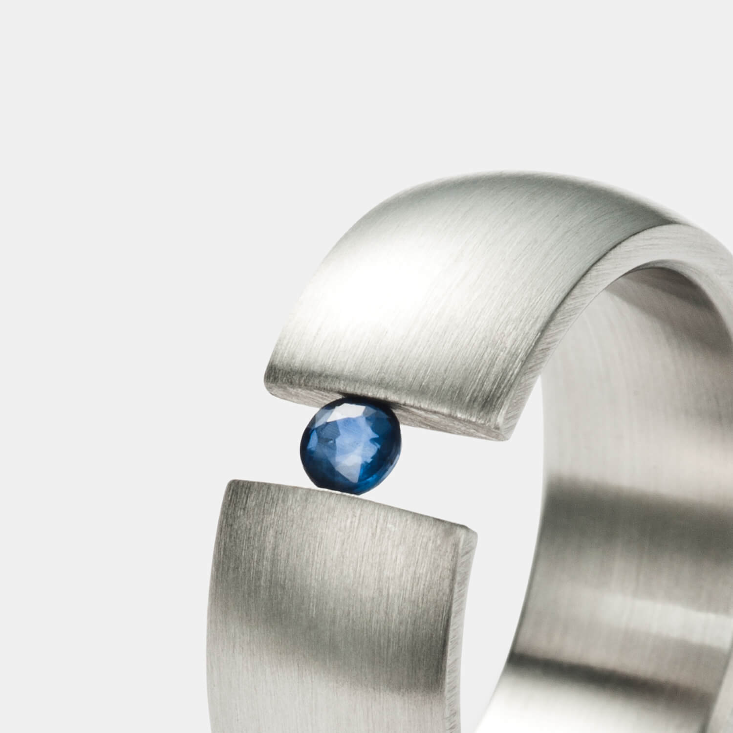 Symphony Spannring, Blausaphir