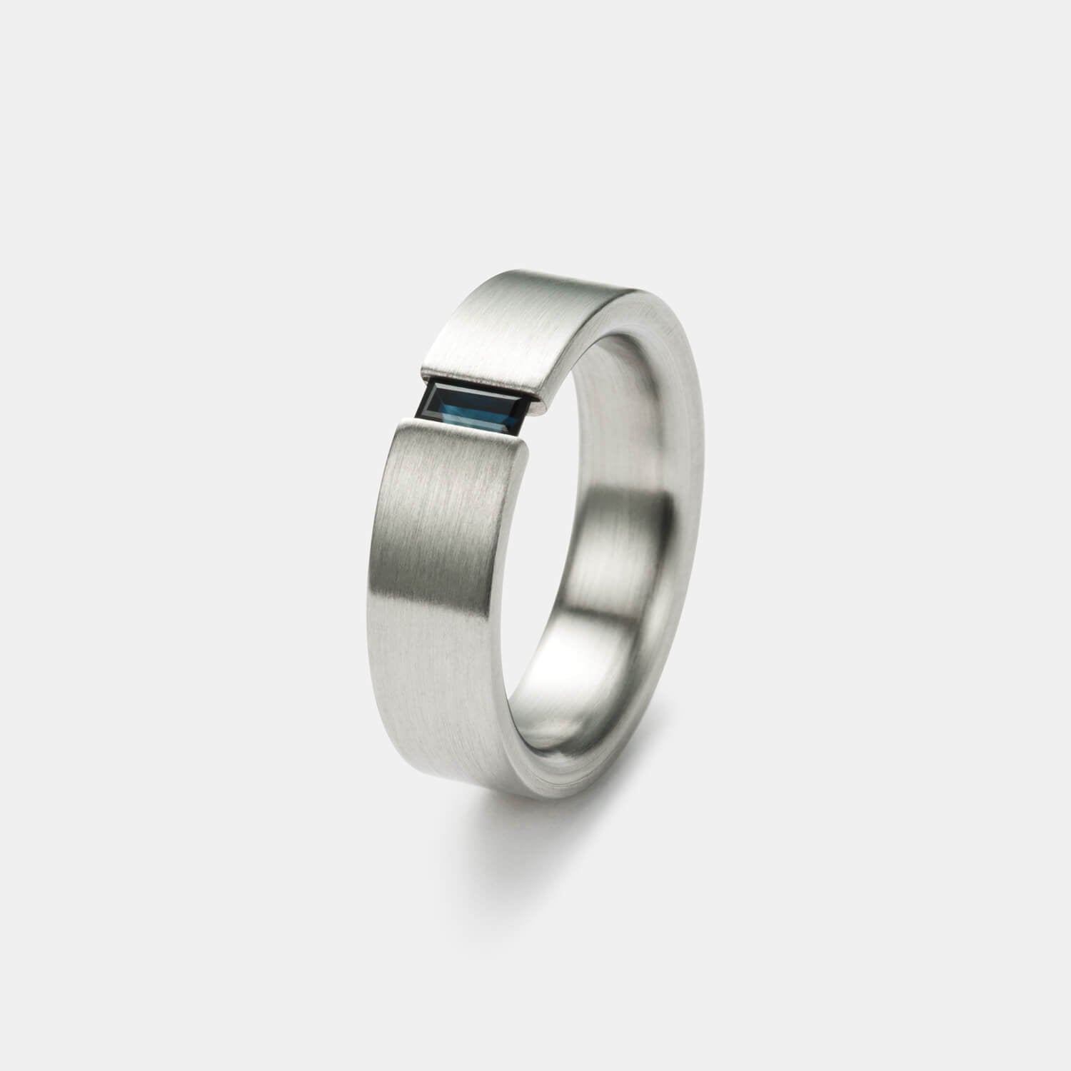 Symphony Spannring, Blausaphir