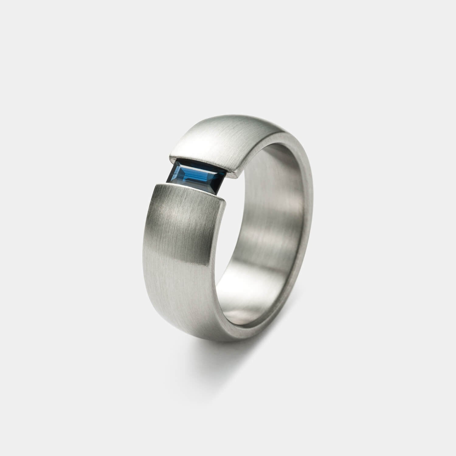 Symphony Spannring, Blausaphir