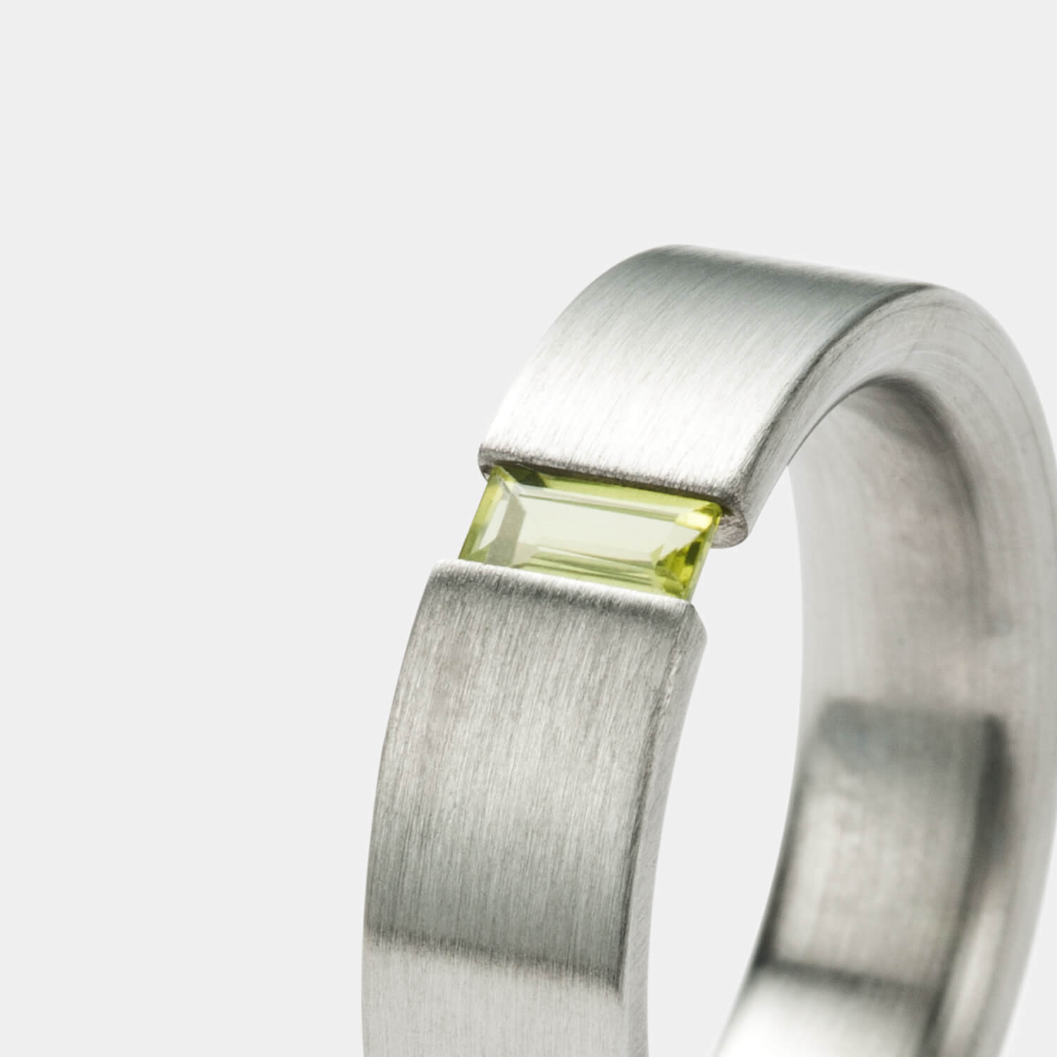 Symphony Spannring, Peridot