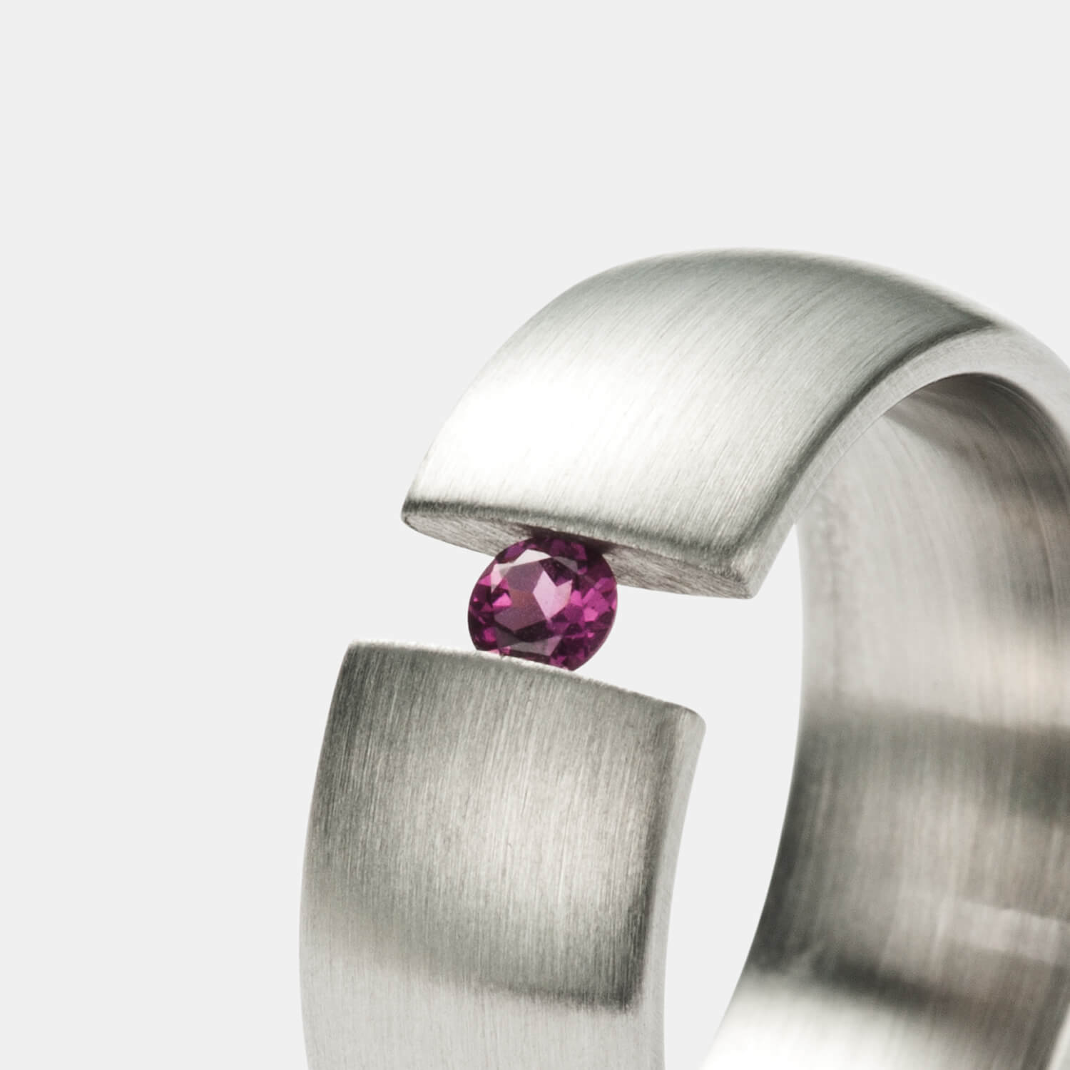 Symphony Spannring, Rhodolith