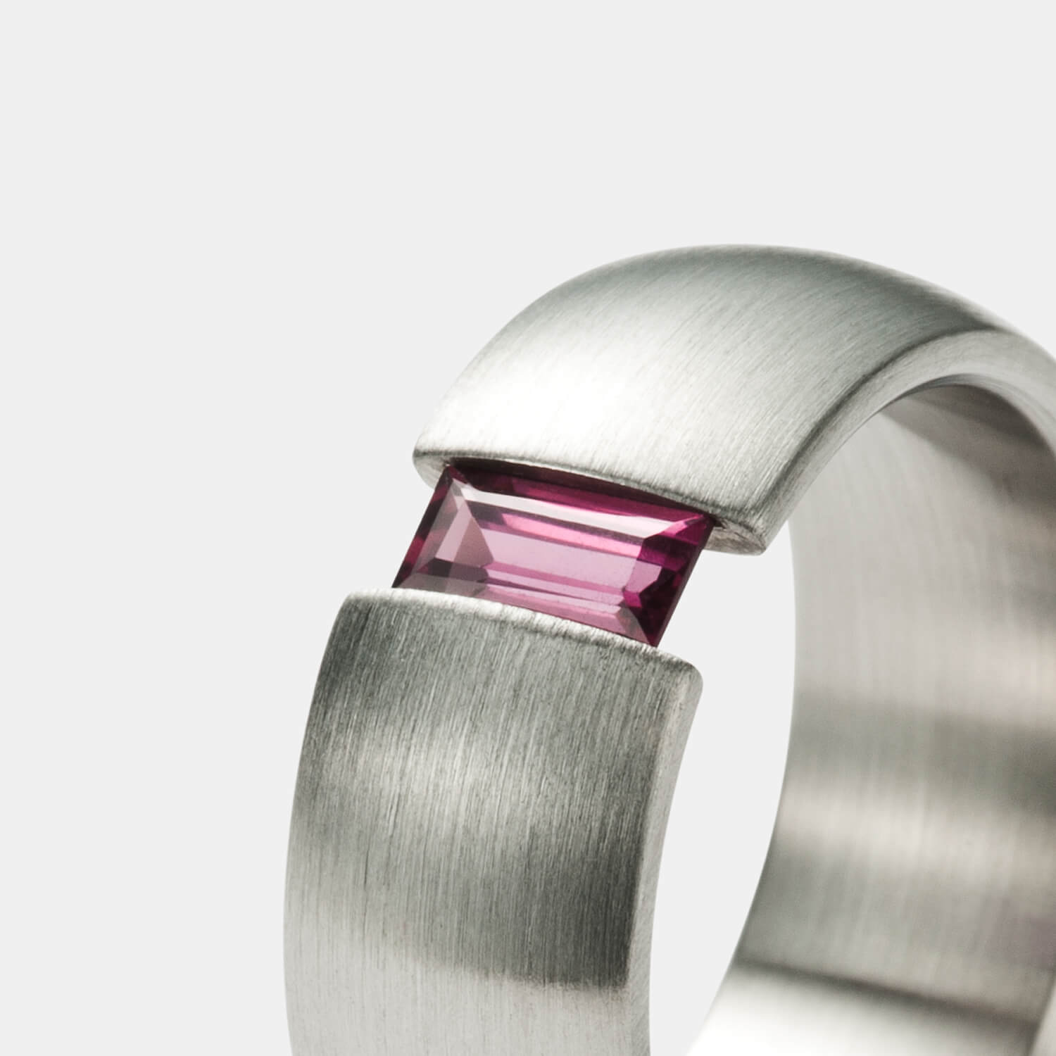 Symphony Spannring, Rhodolith