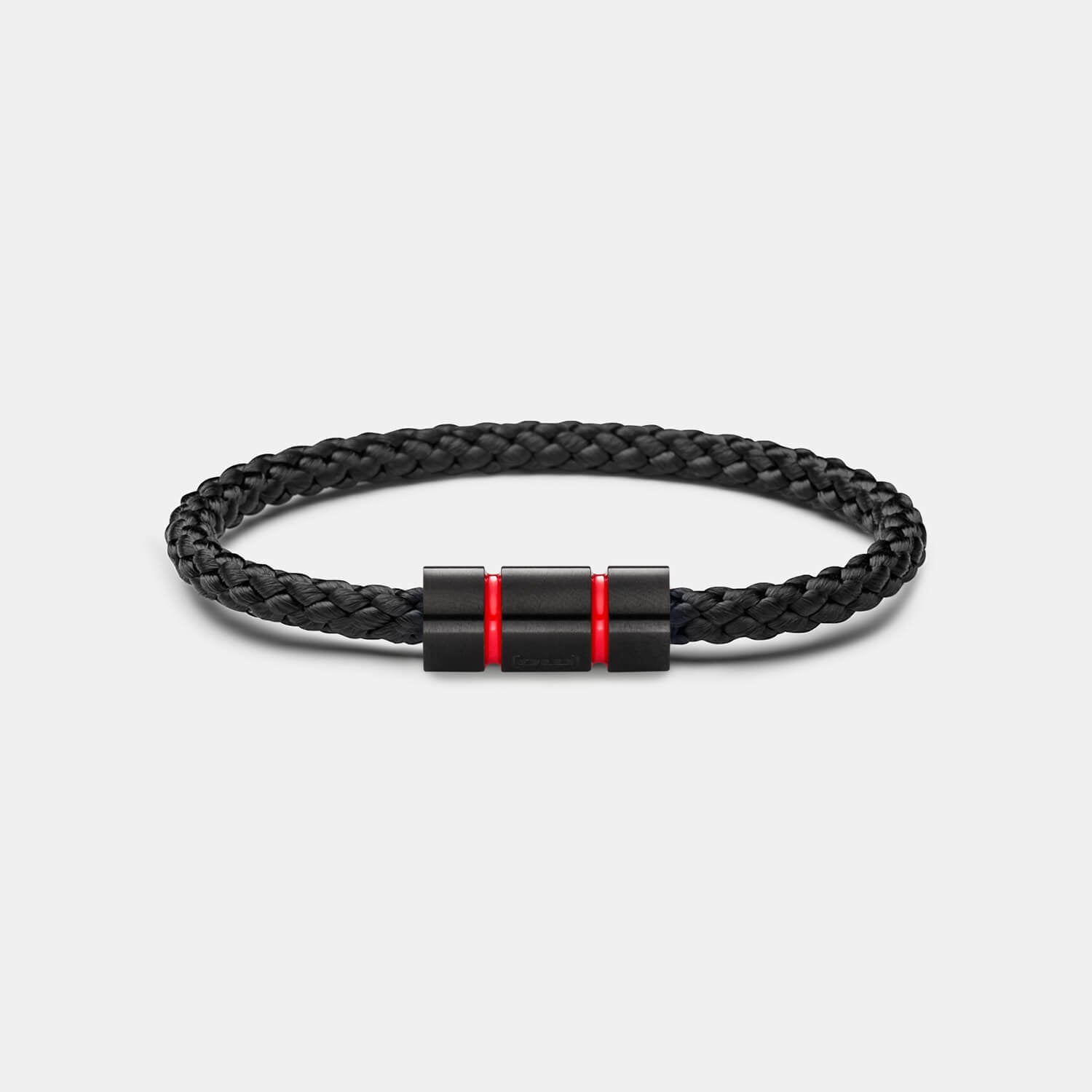 Gesamtansicht eines schwarzen Armbandes aus geflochtenem Textil mit modernem Magnetverschluss von MONOMANIA.