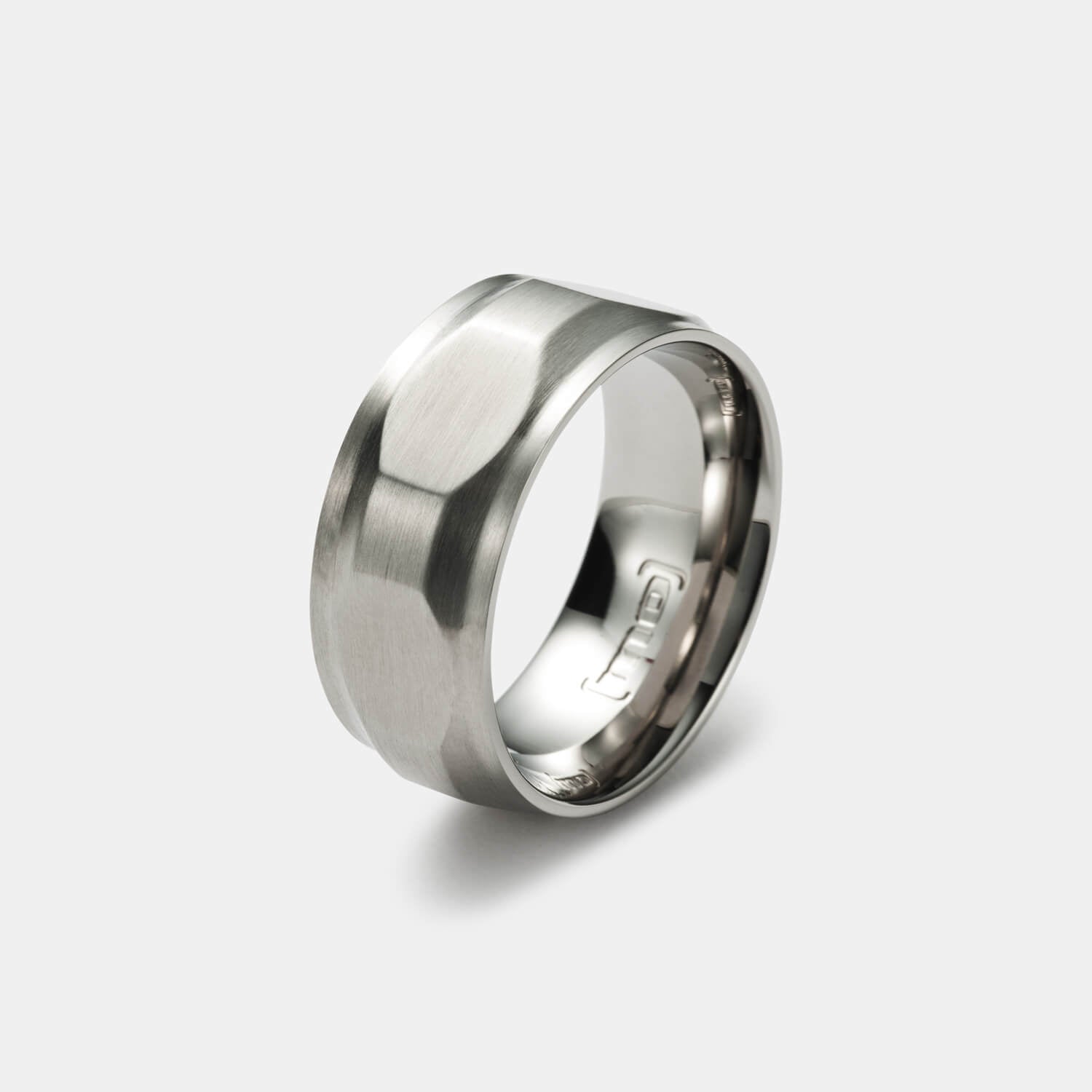 Edgy Ring