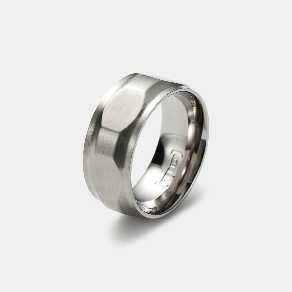 Edgy Ring