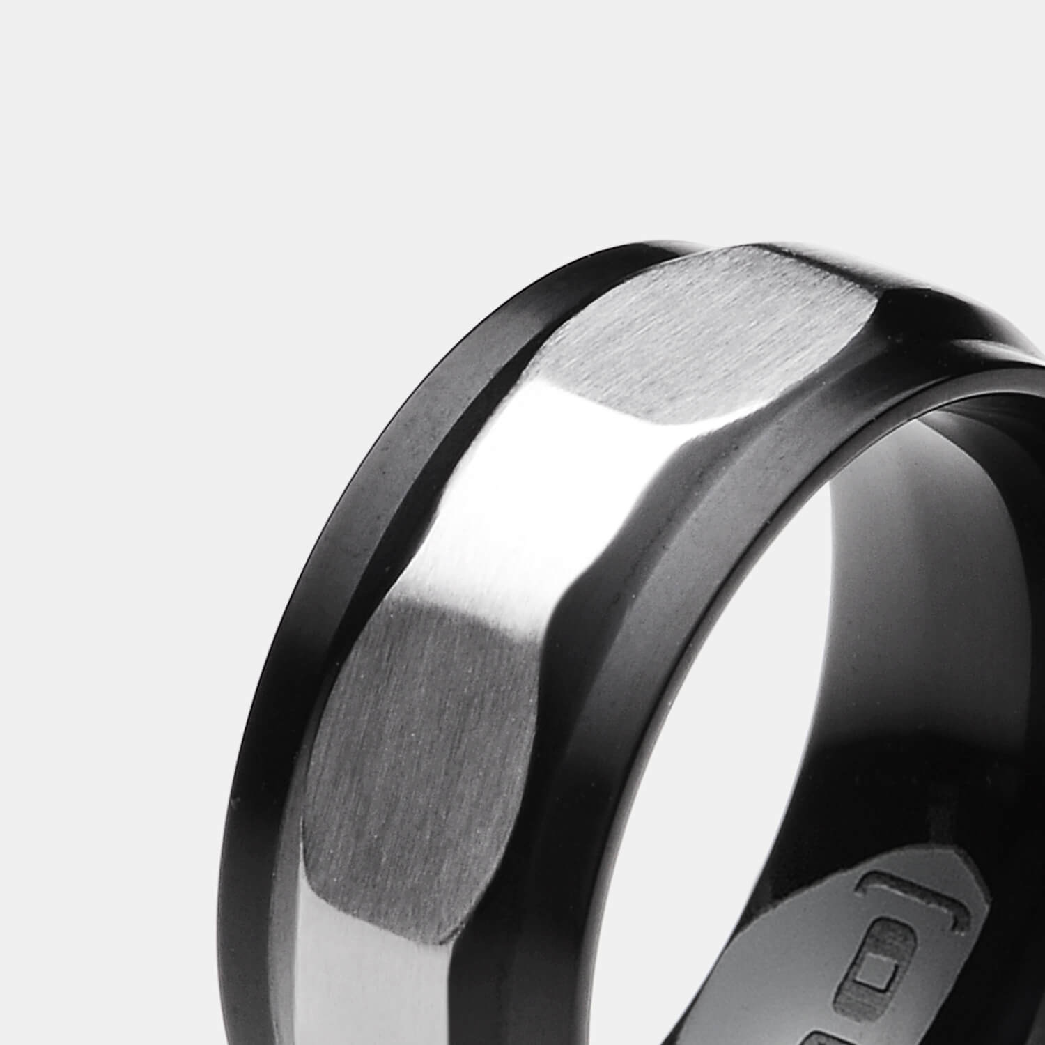 Edgy Ring