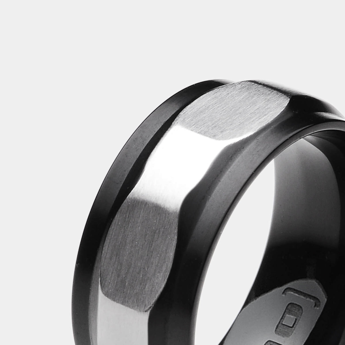 Edgy Ring