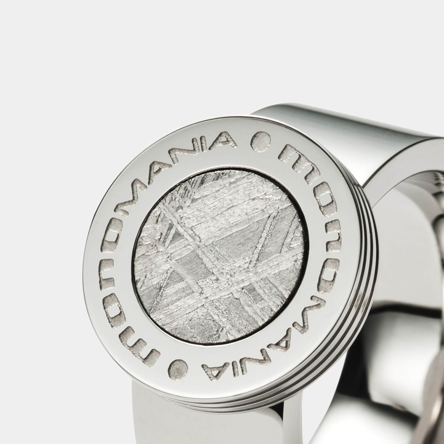 Identity Ring, Meteorit