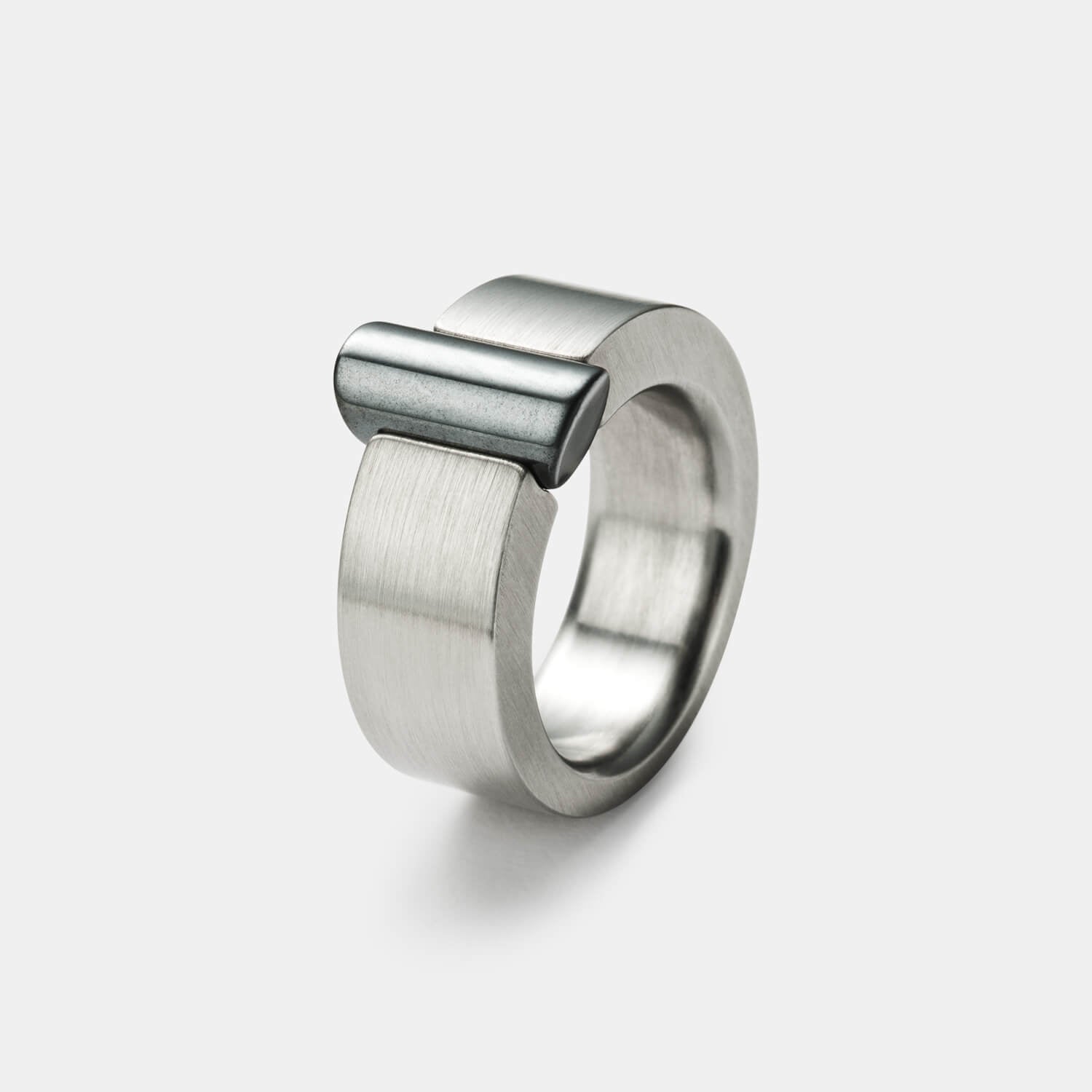 Sphere Spannring, Hämatit