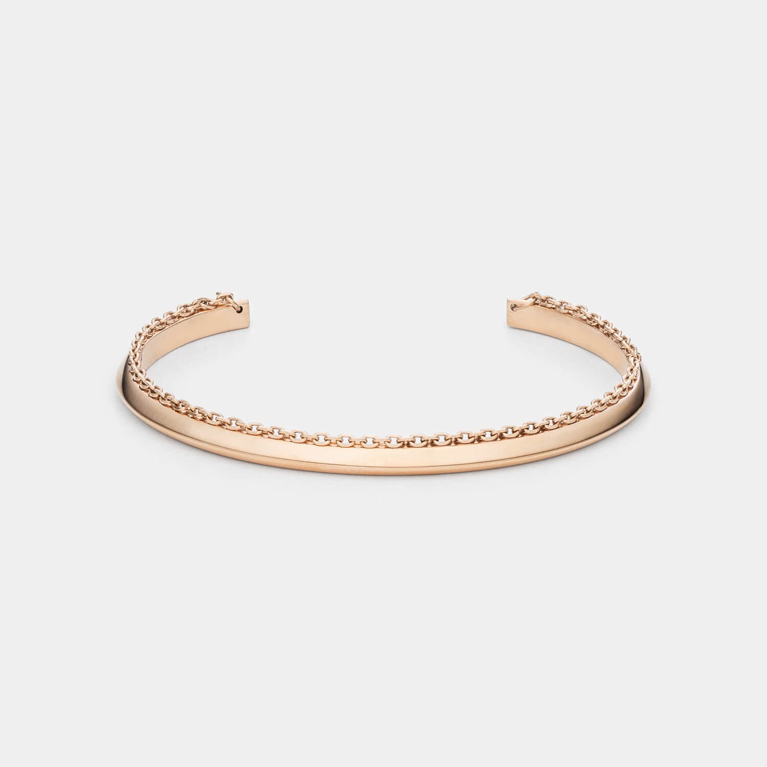 Gesamtansicht eines zierlichen Armreifs mit feinem Kettchen in der Farbe Roségold von MONOMANIA.