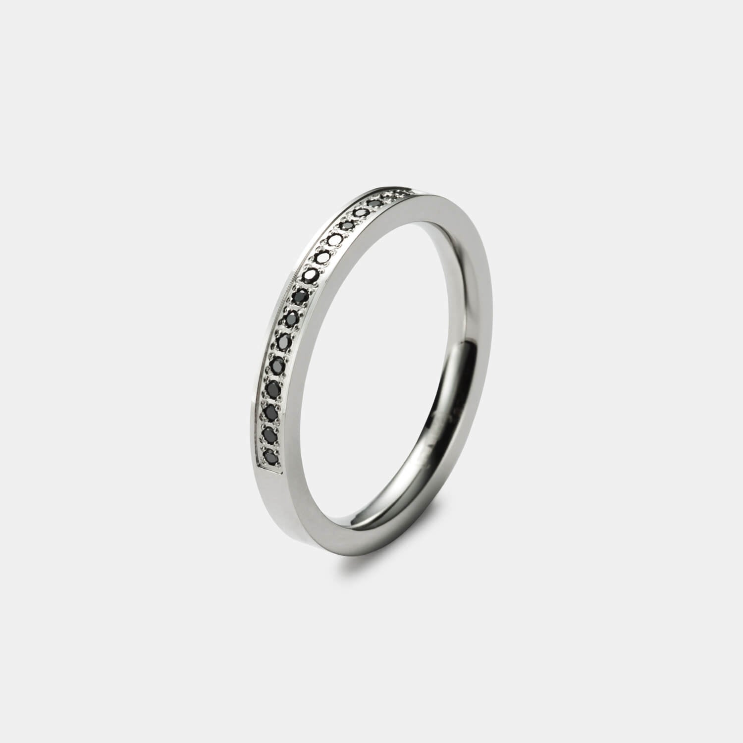 Infinity Ring, Diamanten