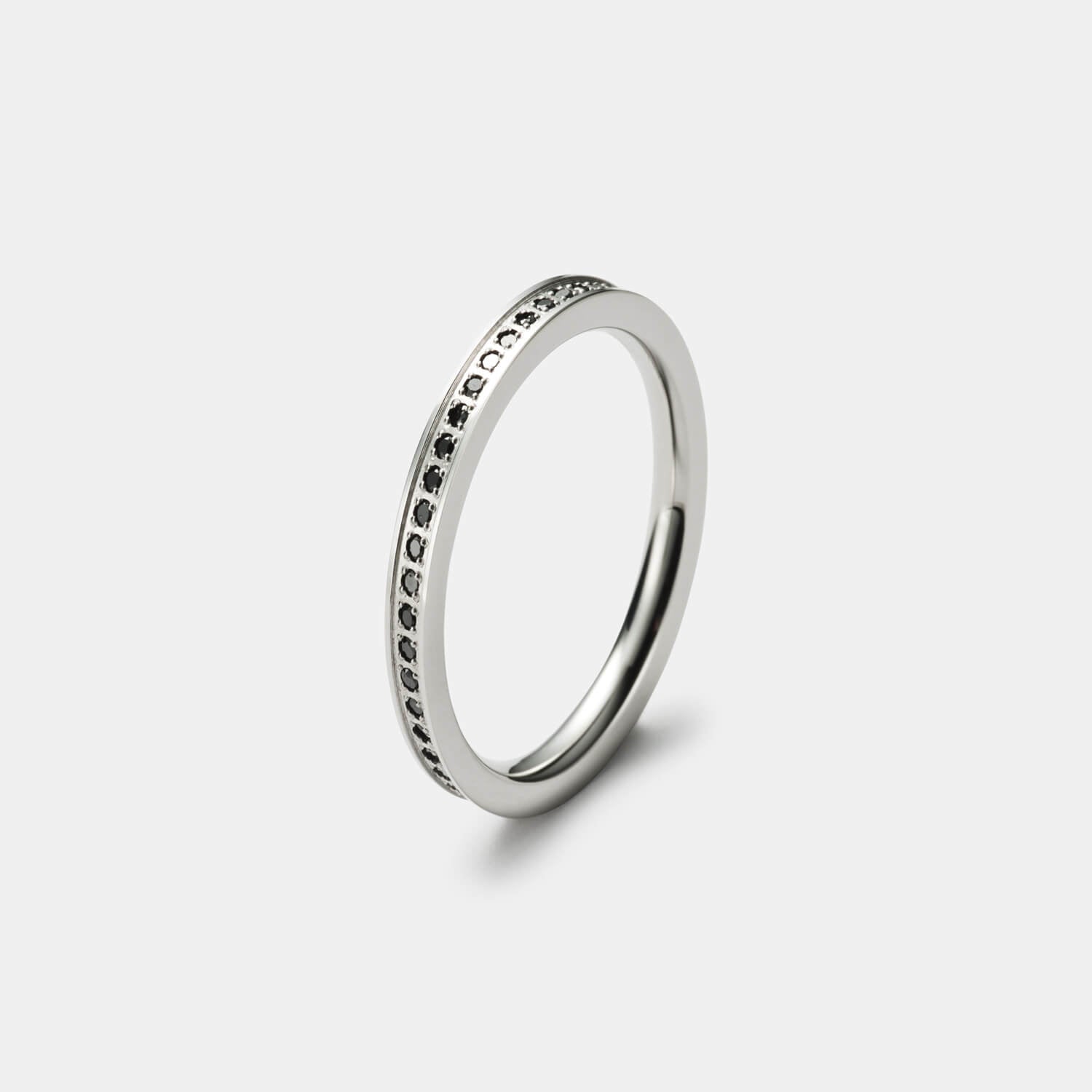 Infinity Ring, Diamanten